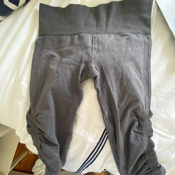 Lululemon Flow Crop II - Dark Grey - Picture 3 of 4